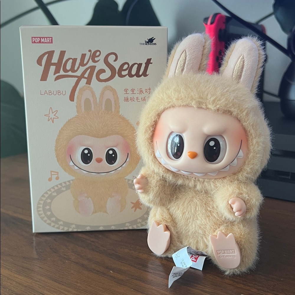 Pop Mart Labubu Baba (Have a Seat)